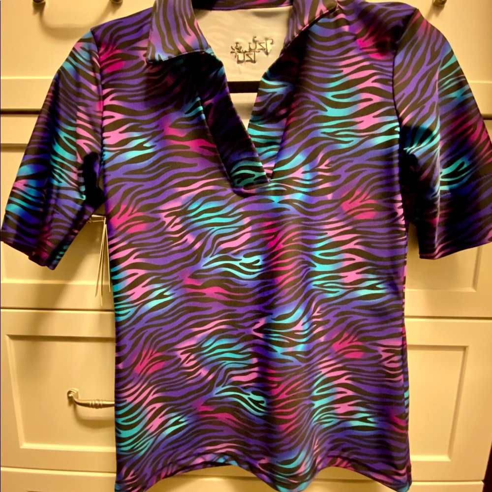TZU TZU NWT Sport Electric Zebra, Golf Top  Small